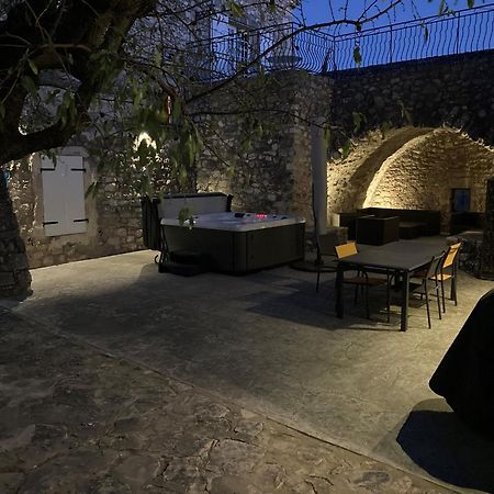 La Closerie D'Escalin Gite 12 Personnes Et Jacuzzi Ла-Гард-Адемар Екстер'єр фото