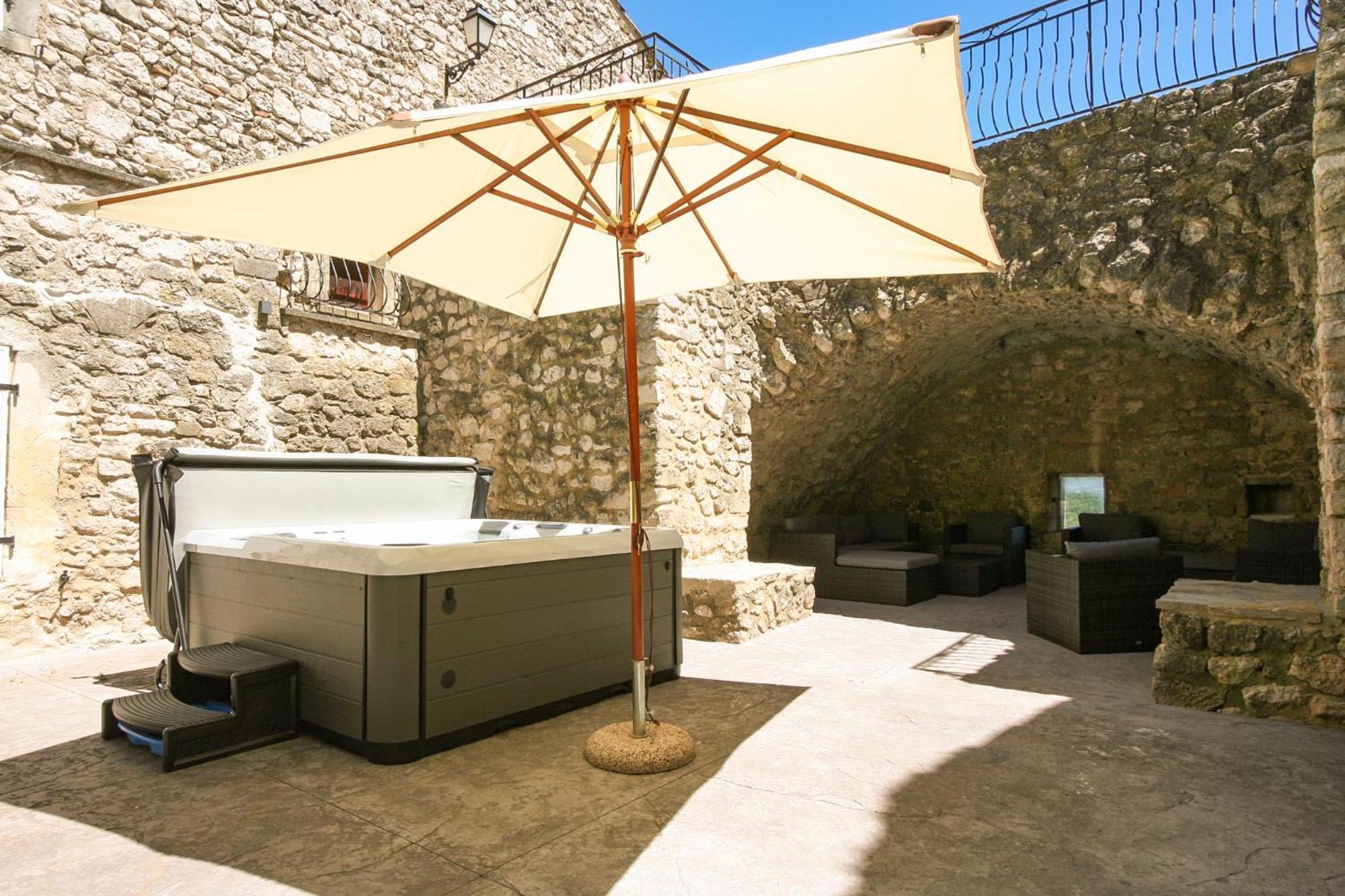 La Closerie D'Escalin Gite 12 Personnes Et Jacuzzi Ла-Гард-Адемар Екстер'єр фото