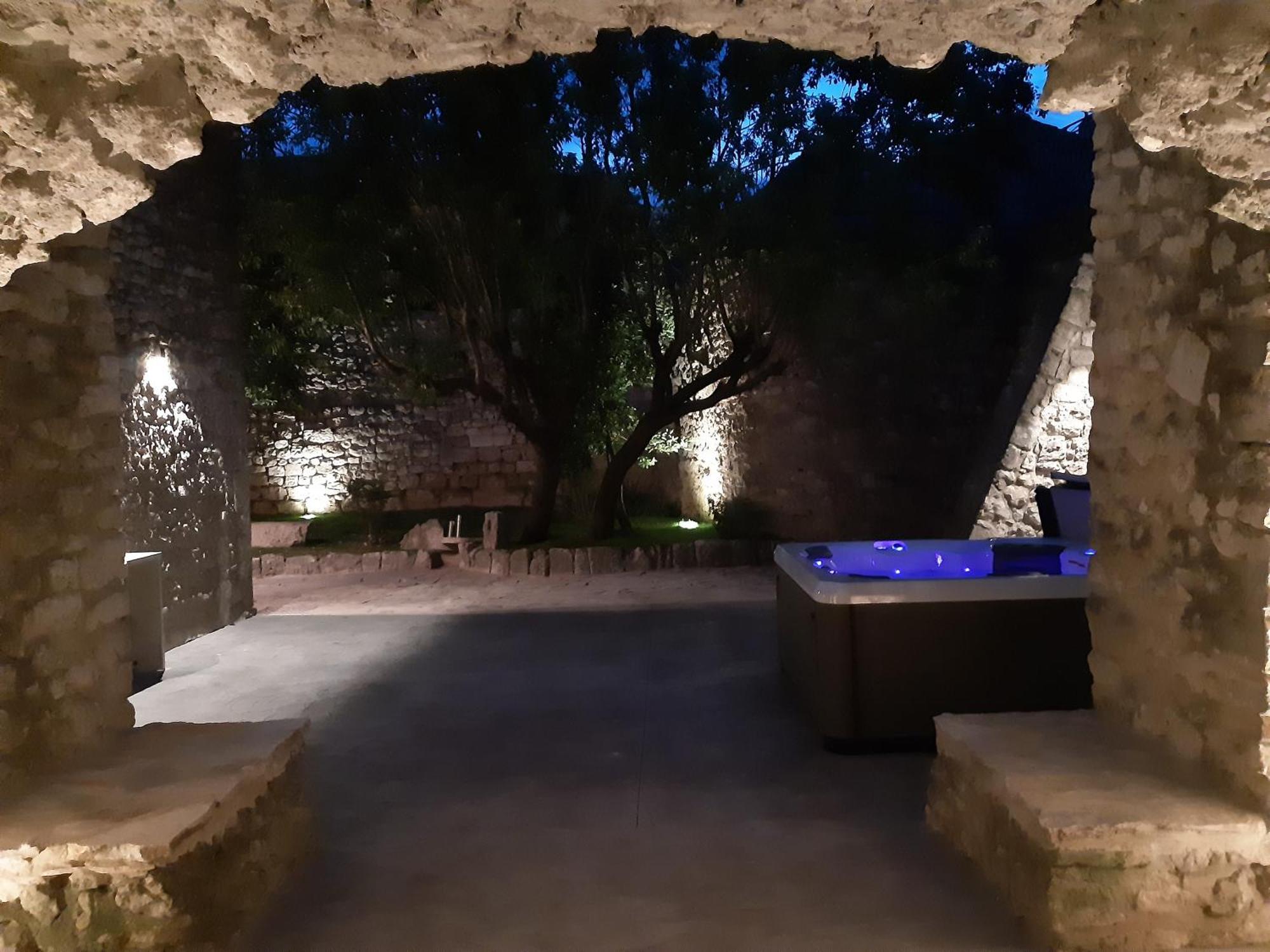 La Closerie D'Escalin Gite 12 Personnes Et Jacuzzi Ла-Гард-Адемар Екстер'єр фото